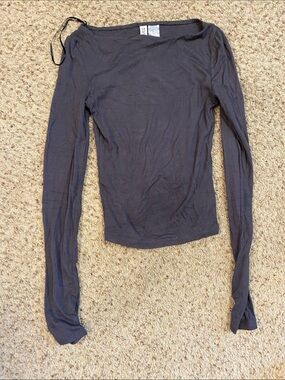 Divided Long Sleeve Scoop Neck Top - Charcoal Gray